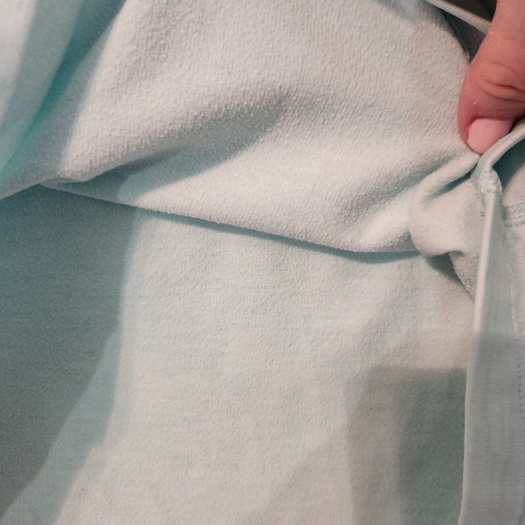 Under Armour Cold Gear Light Green Long Sleeve Shirt, Size M - Picture 8 of 8